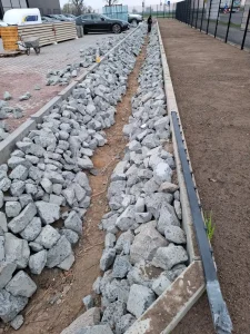 Realizace Lipsko - venkovní práce s kamením